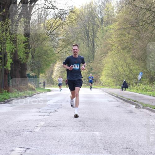 12.04.2026 - 45. Internationalen Wilhelmsburger Insellauf Yannick Fuchs http://msf.ph/oto/9476084 12.04.2026 10:09:52 Laufen 4117 meine-sportfotos.de