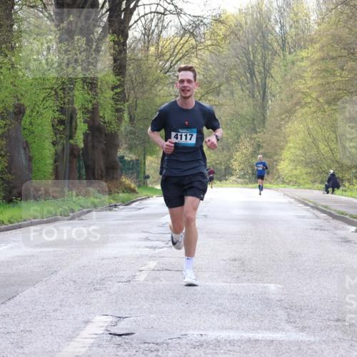 12.04.2026 - 45. Internationalen Wilhelmsburger Insellauf Yannick Fuchs http://msf.ph/oto/9476101 12.04.2026 10:09:54 Laufen 4117 meine-sportfotos.de