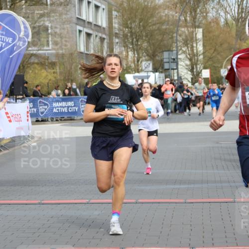 12.04.2026 - 45. Internationalen Wilhelmsburger Insellauf Strokosch-Dieckow http://msf.ph/oto/9476129 12.04.2026 12:56:12 Ziel 4728, 3315, 5463, 4459, 5817 meine-sportfotos.de