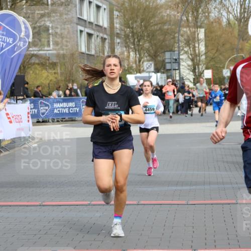 12.04.2026 - 45. Internationalen Wilhelmsburger Insellauf Strokosch-Dieckow http://msf.ph/oto/9476135 12.04.2026 12:56:12 Ziel 4728, 3315, 5463, 4459, 5817 meine-sportfotos.de