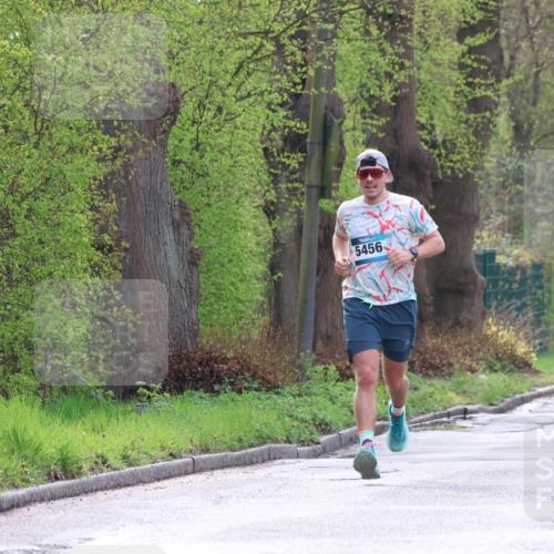 12.04.2026 - 45. Internationalen Wilhelmsburger Insellauf Yannick Fuchs http://msf.ph/oto/9476155 12.04.2026 10:10:07 Laufen 5456 meine-sportfotos.de