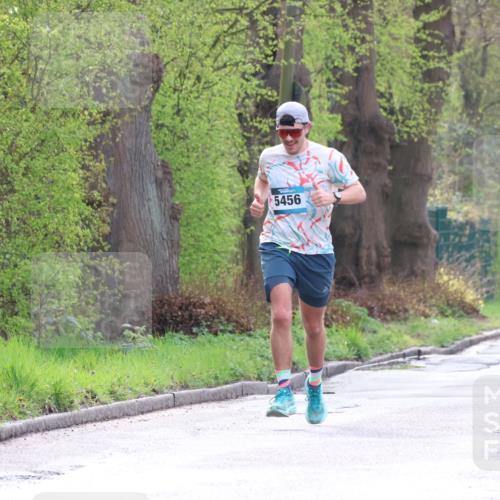 12.04.2026 - 45. Internationalen Wilhelmsburger Insellauf Yannick Fuchs http://msf.ph/oto/9476165 12.04.2026 10:10:08 Laufen 5456 meine-sportfotos.de