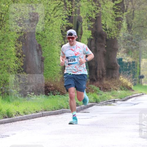 12.04.2026 - 45. Internationalen Wilhelmsburger Insellauf Yannick Fuchs http://msf.ph/oto/9476168 12.04.2026 10:10:08 Laufen 5456 meine-sportfotos.de