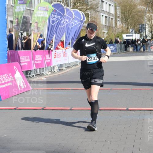 12.04.2026 - 45. Internationalen Wilhelmsburger Insellauf Strokosch-Dieckow http://msf.ph/oto/9476185 12.04.2026 11:33:49 Ziel 2233 meine-sportfotos.de