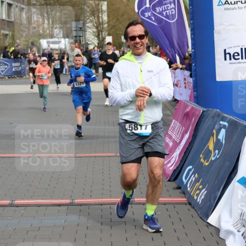 12.04.2026 - 45. Internationalen Wilhelmsburger Insellauf Strokosch-Dieckow http://msf.ph/oto/9476192 12.04.2026 12:56:17 Ziel 4459, 5817, 5321, 4311 meine-sportfotos.de