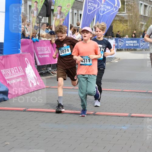12.04.2026 - 45. Internationalen Wilhelmsburger Insellauf Strokosch-Dieckow http://msf.ph/oto/9476233 12.04.2026 12:56:22 Ziel 5321, 4311, 2017, 2074, 5780, 5857 meine-sportfotos.de