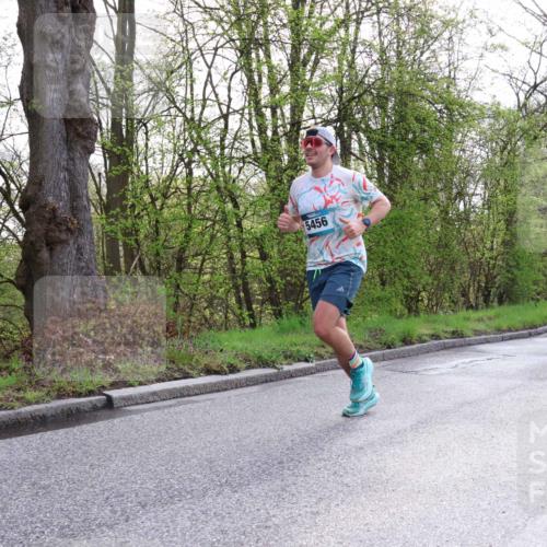 12.04.2026 - 45. Internationalen Wilhelmsburger Insellauf Yannick Fuchs http://msf.ph/oto/9476235 12.04.2026 10:10:14 Laufen 5456 meine-sportfotos.de
