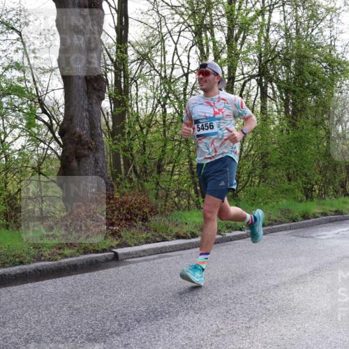 12.04.2026 - 45. Internationalen Wilhelmsburger Insellauf Yannick Fuchs http://msf.ph/oto/9476237 12.04.2026 10:10:14 Laufen 5456 meine-sportfotos.de