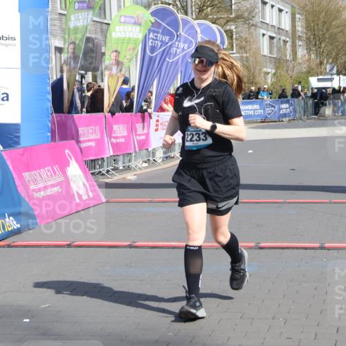 12.04.2026 - 45. Internationalen Wilhelmsburger Insellauf Strokosch-Dieckow http://msf.ph/oto/9476245 12.04.2026 11:33:49 Ziel 2233 meine-sportfotos.de