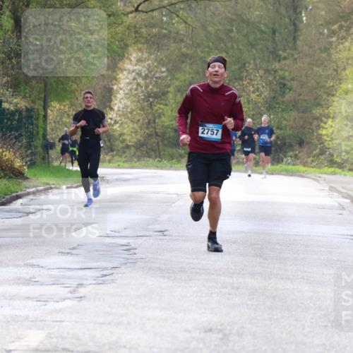 12.04.2026 - 45. Internationalen Wilhelmsburger Insellauf Yannick Fuchs http://msf.ph/oto/9476256 12.04.2026 10:10:20 Laufen 2757 meine-sportfotos.de