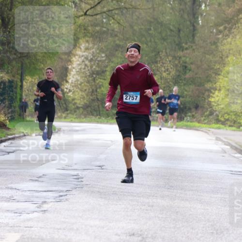 12.04.2026 - 45. Internationalen Wilhelmsburger Insellauf Yannick Fuchs http://msf.ph/oto/9476260 12.04.2026 10:10:20 Laufen 2757 meine-sportfotos.de