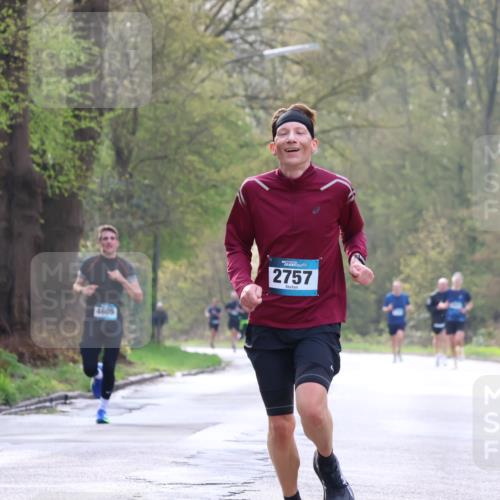 12.04.2026 - 45. Internationalen Wilhelmsburger Insellauf Yannick Fuchs http://msf.ph/oto/9476283 12.04.2026 10:10:23 Laufen 4605, 2757 meine-sportfotos.de