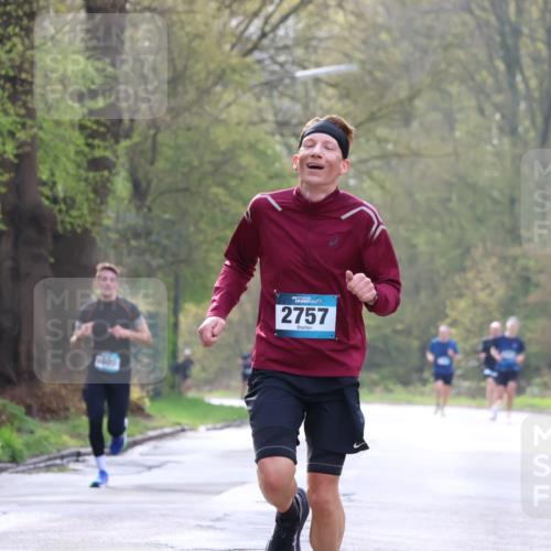 12.04.2026 - 45. Internationalen Wilhelmsburger Insellauf Yannick Fuchs http://msf.ph/oto/9476287 12.04.2026 10:10:23 Laufen 1605, 2757 meine-sportfotos.de