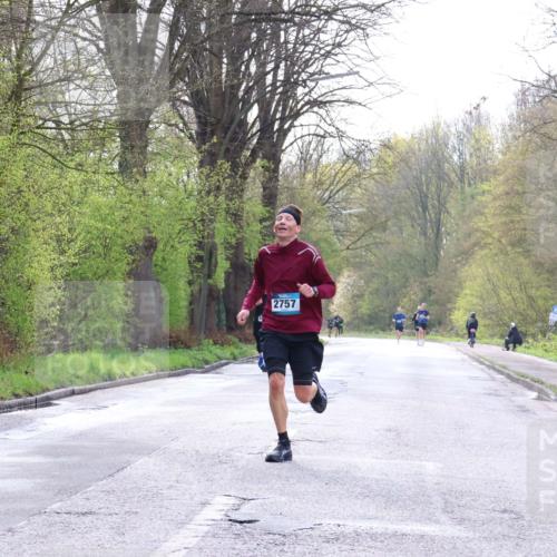 12.04.2026 - 45. Internationalen Wilhelmsburger Insellauf Yannick Fuchs http://msf.ph/oto/9476297 12.04.2026 10:10:24 Laufen 2757 meine-sportfotos.de