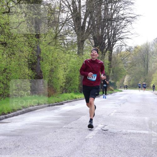 12.04.2026 - 45. Internationalen Wilhelmsburger Insellauf Yannick Fuchs http://msf.ph/oto/9476309 12.04.2026 10:10:25 Laufen 757 meine-sportfotos.de