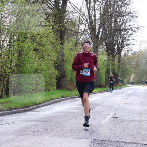 12.04.2026 - 45. Internationalen Wilhelmsburger Insellauf Yannick Fuchs http://msf.ph/oto/9476319 12.04.2026 10:10:26 Laufen 2757 meine-sportfotos.de