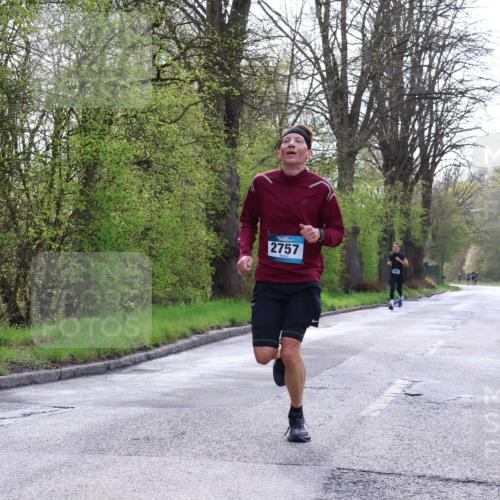 12.04.2026 - 45. Internationalen Wilhelmsburger Insellauf Yannick Fuchs http://msf.ph/oto/9476321 12.04.2026 10:10:26 Laufen 2757 meine-sportfotos.de
