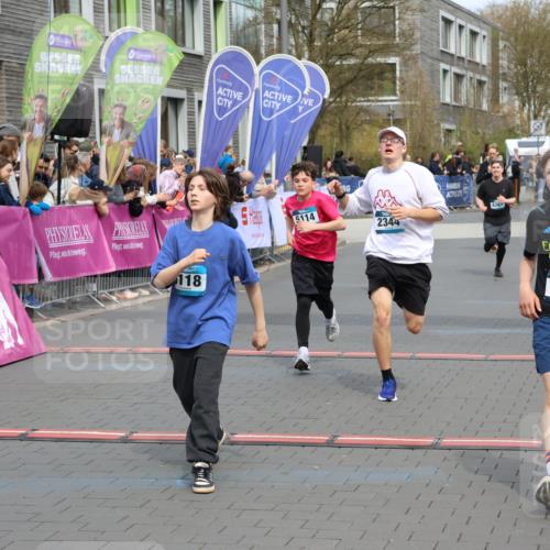 12.04.2026 - 45. Internationalen Wilhelmsburger Insellauf Strokosch-Dieckow http://msf.ph/oto/9476346 12.04.2026 12:56:32 Ziel 5118, 3404, 2344, 5114, 5255, 4269 meine-sportfotos.de