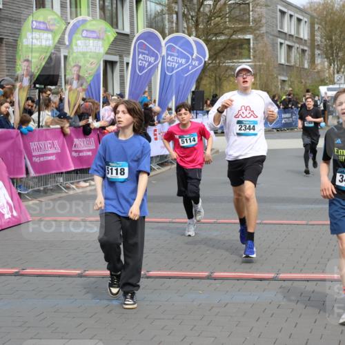 12.04.2026 - 45. Internationalen Wilhelmsburger Insellauf Strokosch-Dieckow http://msf.ph/oto/9476370 12.04.2026 12:56:32 Ziel 5118, 3404, 2344, 5114, 5255, 4269 meine-sportfotos.de