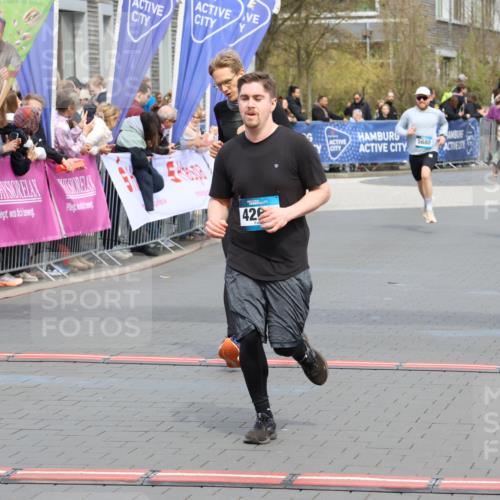 12.04.2026 - 45. Internationalen Wilhelmsburger Insellauf Strokosch-Dieckow http://msf.ph/oto/9476403 12.04.2026 12:56:37 Ziel 5255, 4269, 3627, 5133, 5680 meine-sportfotos.de