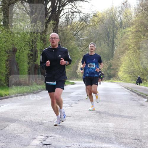 12.04.2026 - 45. Internationalen Wilhelmsburger Insellauf Yannick Fuchs http://msf.ph/oto/9476469 12.04.2026 10:10:42 Laufen 5652 meine-sportfotos.de