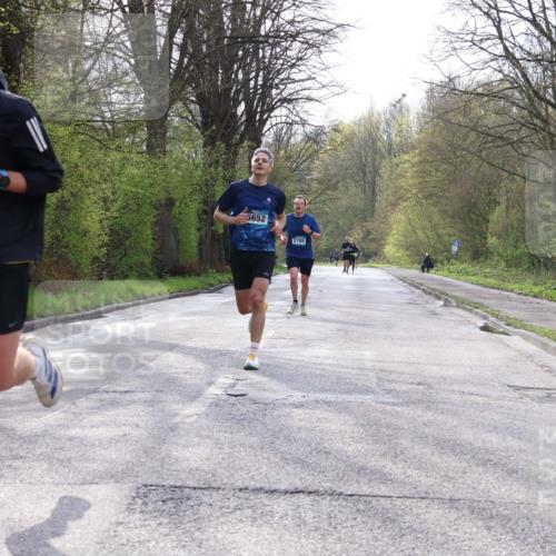 12.04.2026 - 45. Internationalen Wilhelmsburger Insellauf Yannick Fuchs http://msf.ph/oto/9476494 12.04.2026 10:10:44 Laufen 3049, 5652, 2789 meine-sportfotos.de
