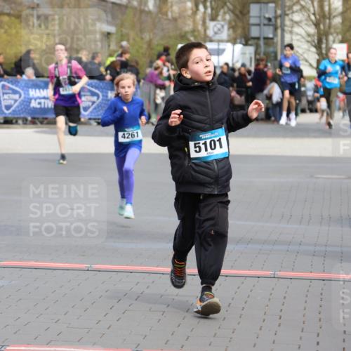 12.04.2026 - 45. Internationalen Wilhelmsburger Insellauf Strokosch-Dieckow http://msf.ph/oto/9476520 12.04.2026 12:56:47 Ziel 4545, 5101, 4261, 4933 meine-sportfotos.de