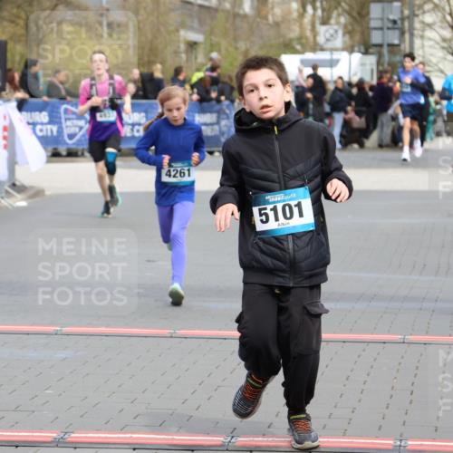 12.04.2026 - 45. Internationalen Wilhelmsburger Insellauf Strokosch-Dieckow http://msf.ph/oto/9476568 12.04.2026 12:56:47 Ziel 4545, 5101, 4261, 4933 meine-sportfotos.de