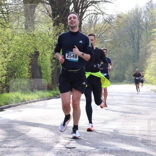 12.04.2026 - 45. Internationalen Wilhelmsburger Insellauf Yannick Fuchs http://msf.ph/oto/9476588 12.04.2026 10:11:00 Laufen 2549 meine-sportfotos.de