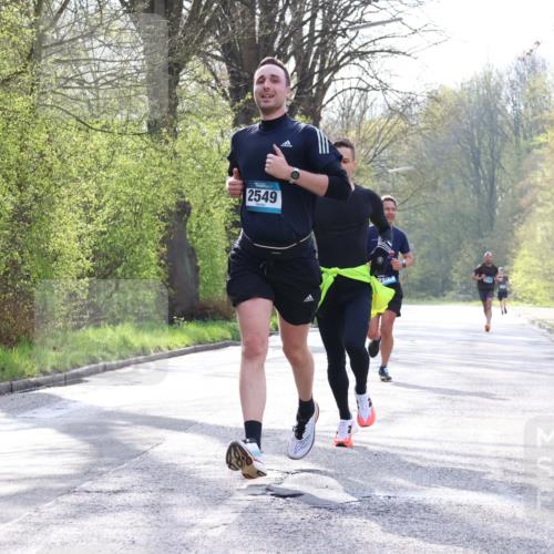 12.04.2026 - 45. Internationalen Wilhelmsburger Insellauf Yannick Fuchs http://msf.ph/oto/9476590 12.04.2026 10:11:00 Laufen 2549, 1285 meine-sportfotos.de