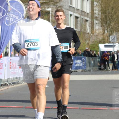 12.04.2026 - 45. Internationalen Wilhelmsburger Insellauf Strokosch-Dieckow http://msf.ph/oto/9476600 12.04.2026 11:35:22 Ziel 2703, 4788 meine-sportfotos.de