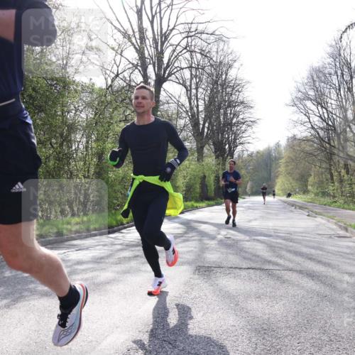 12.04.2026 - 45. Internationalen Wilhelmsburger Insellauf Yannick Fuchs http://msf.ph/oto/9476616 12.04.2026 10:11:02 Laufen 549 meine-sportfotos.de