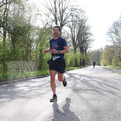 12.04.2026 - 45. Internationalen Wilhelmsburger Insellauf Yannick Fuchs http://msf.ph/oto/9476639 12.04.2026 10:11:04 Laufen 2823, 328 meine-sportfotos.de