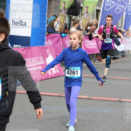 12.04.2026 - 45. Internationalen Wilhelmsburger Insellauf Strokosch-Dieckow http://msf.ph/oto/9476657 12.04.2026 12:56:51 Ziel 4261, 4933, 5131, 5184 meine-sportfotos.de
