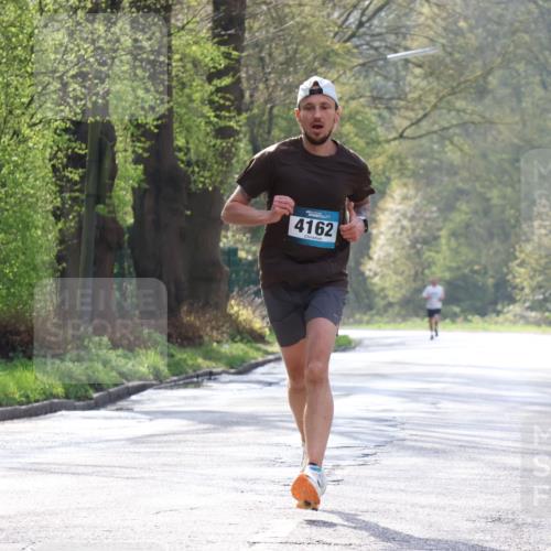 12.04.2026 - 45. Internationalen Wilhelmsburger Insellauf Yannick Fuchs http://msf.ph/oto/9476665 12.04.2026 10:11:07 Laufen 4162 meine-sportfotos.de