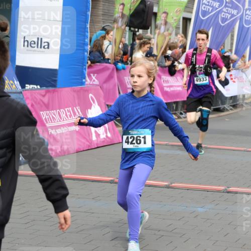 12.04.2026 - 45. Internationalen Wilhelmsburger Insellauf Strokosch-Dieckow http://msf.ph/oto/9476670 12.04.2026 12:56:51 Ziel 4261, 4933, 5131, 5184 meine-sportfotos.de