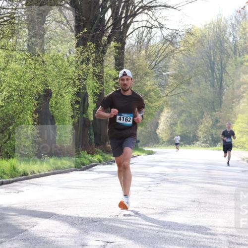12.04.2026 - 45. Internationalen Wilhelmsburger Insellauf Yannick Fuchs http://msf.ph/oto/9476673 12.04.2026 10:11:08 Laufen 4162 meine-sportfotos.de