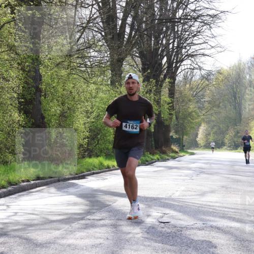 12.04.2026 - 45. Internationalen Wilhelmsburger Insellauf Yannick Fuchs http://msf.ph/oto/9476687 12.04.2026 10:11:09 Laufen 4162 meine-sportfotos.de