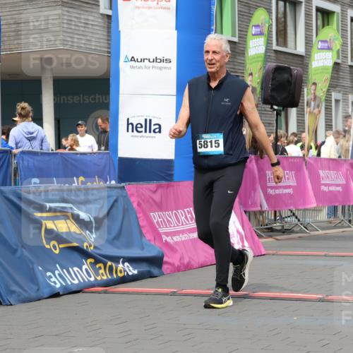 12.04.2026 - 45. Internationalen Wilhelmsburger Insellauf Strokosch-Dieckow http://msf.ph/oto/9476698 12.04.2026 13:31:13 Ziel 4456, 4463, 5815 meine-sportfotos.de