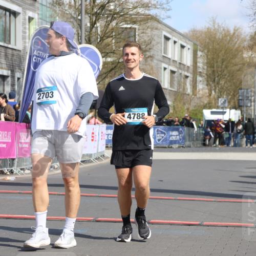 12.04.2026 - 45. Internationalen Wilhelmsburger Insellauf Strokosch-Dieckow http://msf.ph/oto/9476703 12.04.2026 11:35:23 Ziel 2703, 4788 meine-sportfotos.de