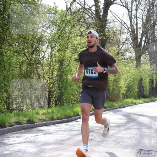 12.04.2026 - 45. Internationalen Wilhelmsburger Insellauf Yannick Fuchs http://msf.ph/oto/9476707 12.04.2026 10:11:10 Laufen 4162 meine-sportfotos.de