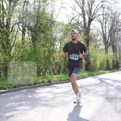 12.04.2026 - 45. Internationalen Wilhelmsburger Insellauf Yannick Fuchs http://msf.ph/oto/9476709 12.04.2026 10:11:10 Laufen 4162 meine-sportfotos.de