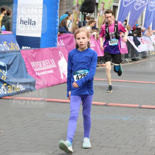 12.04.2026 - 45. Internationalen Wilhelmsburger Insellauf Strokosch-Dieckow http://msf.ph/oto/9476727 12.04.2026 12:56:51 Ziel 4261, 4933, 5131, 5184 meine-sportfotos.de