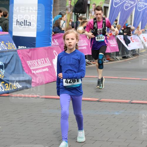 12.04.2026 - 45. Internationalen Wilhelmsburger Insellauf Strokosch-Dieckow http://msf.ph/oto/9476758 12.04.2026 12:56:51 Ziel 4261, 4933, 5131, 5184 meine-sportfotos.de