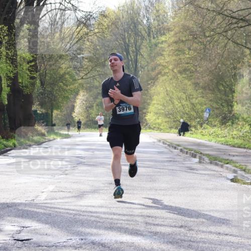 12.04.2026 - 45. Internationalen Wilhelmsburger Insellauf Yannick Fuchs http://msf.ph/oto/9476778 12.04.2026 10:11:16 Laufen 3976 meine-sportfotos.de