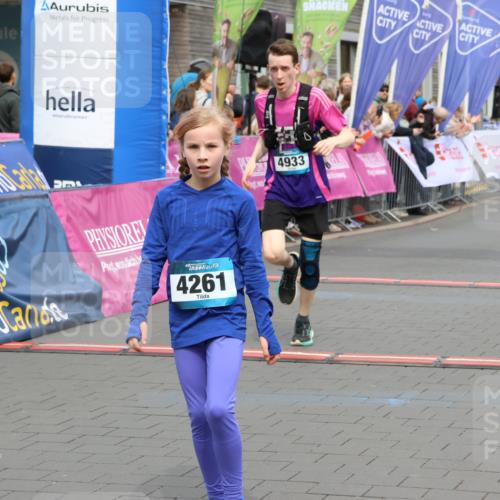 12.04.2026 - 45. Internationalen Wilhelmsburger Insellauf Strokosch-Dieckow http://msf.ph/oto/9476816 12.04.2026 12:56:52 Ziel 4261, 4933, 5131, 5184 meine-sportfotos.de
