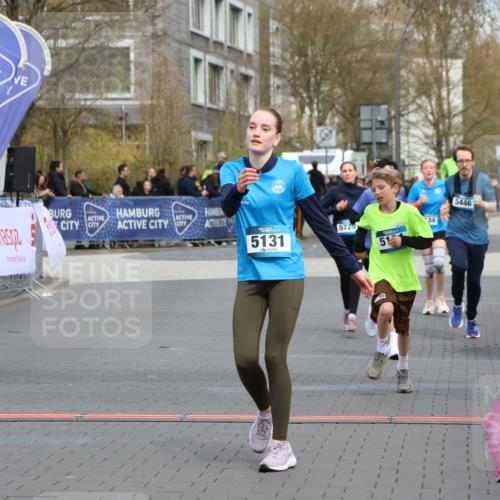 12.04.2026 - 45. Internationalen Wilhelmsburger Insellauf Strokosch-Dieckow http://msf.ph/oto/9476827 12.04.2026 12:56:54 Ziel 4933, 5131, 5184, 5446, 4859, 5729 meine-sportfotos.de