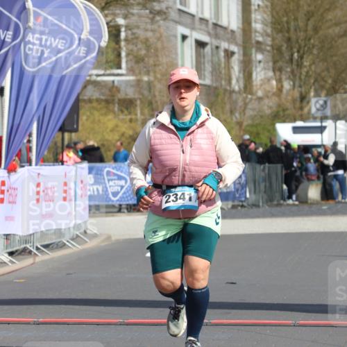 12.04.2026 - 45. Internationalen Wilhelmsburger Insellauf Strokosch-Dieckow http://msf.ph/oto/9476833 12.04.2026 11:35:56 Ziel 2341 meine-sportfotos.de