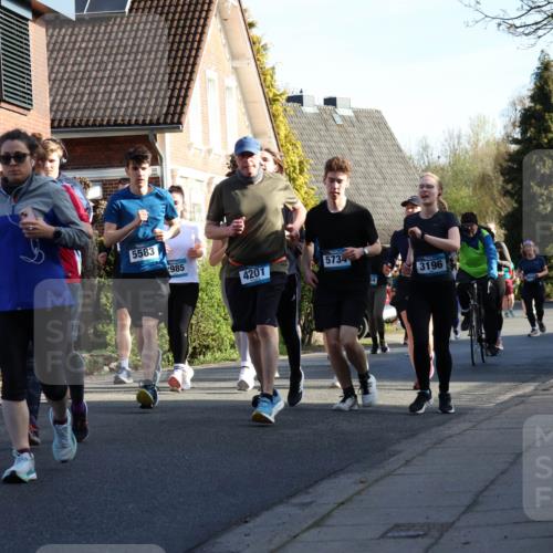 12.04.2026 - 45. Internationalen Wilhelmsburger Insellauf Yannick Fuchs http://msf.ph/oto/9476842 12.04.2026 09:04:04 Laufen 5583, 985, 4201, 5734, 3196 meine-sportfotos.de