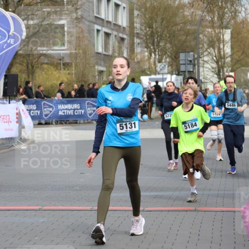12.04.2026 - 45. Internationalen Wilhelmsburger Insellauf Strokosch-Dieckow http://msf.ph/oto/9476882 12.04.2026 12:56:55 Ziel 4933, 5131, 5184, 5446, 4859, 5729, 5134 meine-sportfotos.de